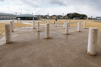 【A】 「楼観」の柱跡の立柱